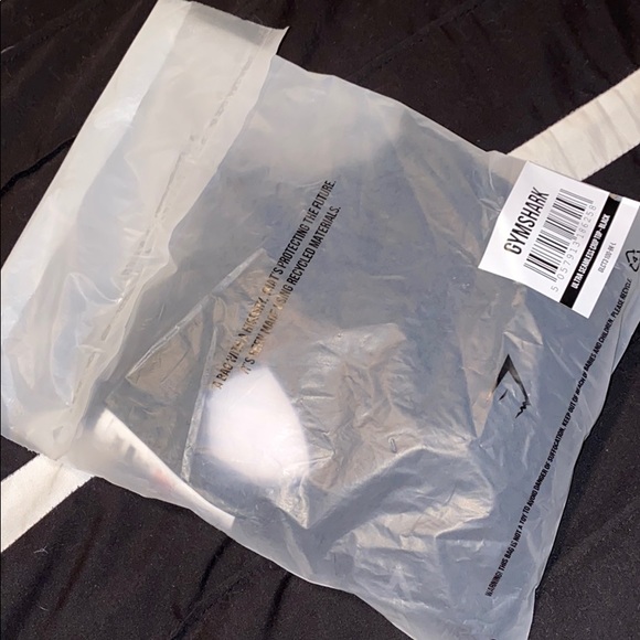 NWT Gymshark black ultra seamless crop top - Picture 12 of 12